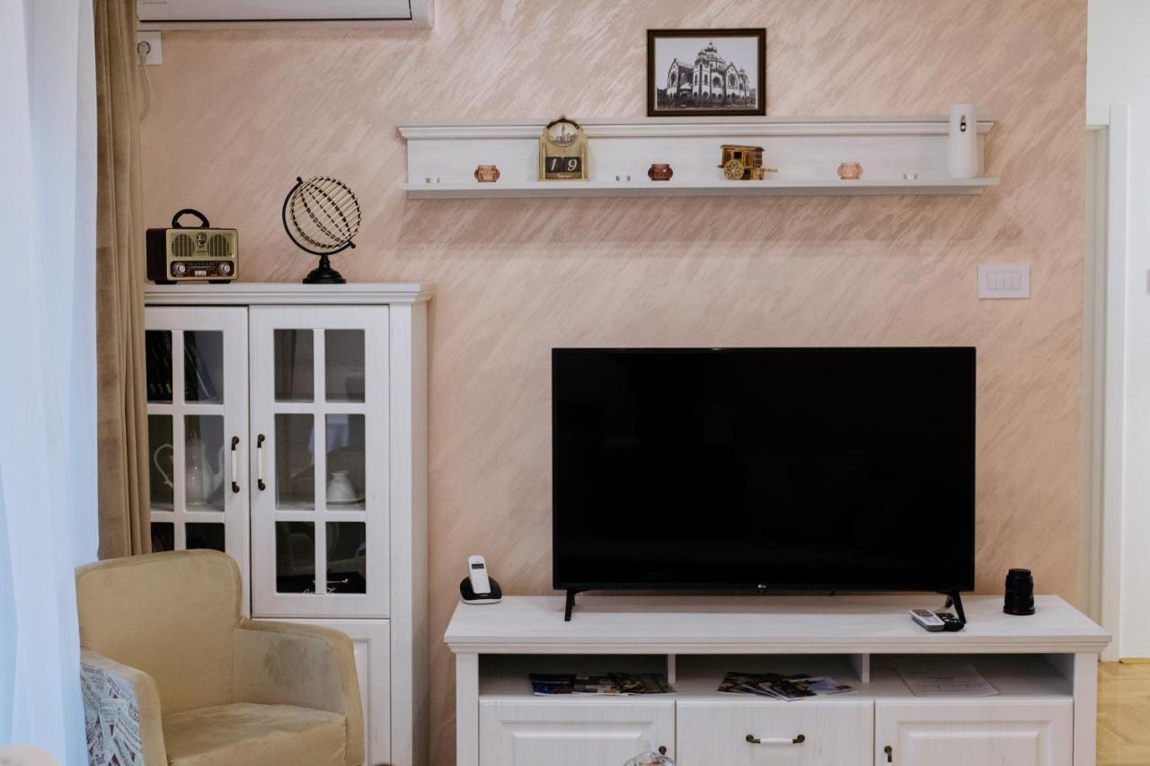 Apartman Kristina 4* Subotica Buitenkant foto
